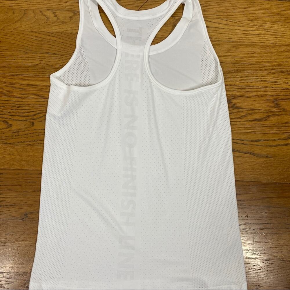 Nike Infinite Tank - White / Silver Swoosh - Size Small - NWT - Picture 6 of 12